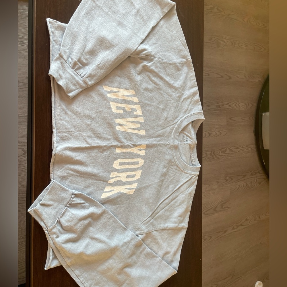 Brandy Melville J Galt cropped New York long sleeve